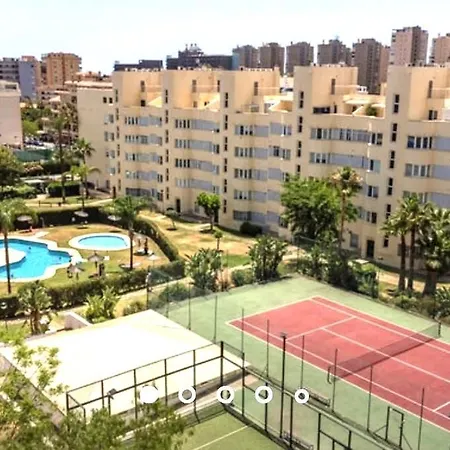 Urbanizacion Lujo En Playamar Torremolinos